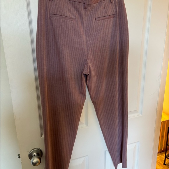 Banana Republic Lilac Pleated Dress Pant - 4 - Picture 2 of 4